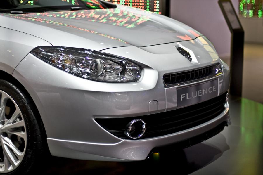  Renault Fluence 2010 года  (фото 28 из 146)